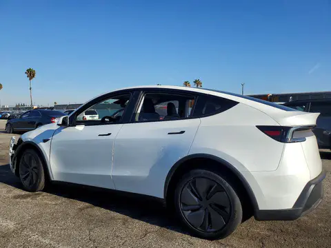 2026 Tesla Model Y VIN 7SAYGDED2TF444118 фото 2