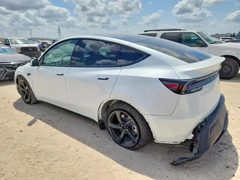 2026 TESLA MODEL Y VIN 7SAYGDED5TA664639 фото 2