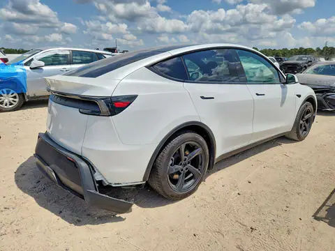 2026 TESLA MODEL Y VIN 7SAYGDED5TA664639 фото 3