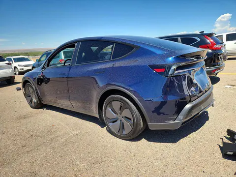 2026 Tesla Model Y VIN 7SAYGDEE8TF677106 фото 2