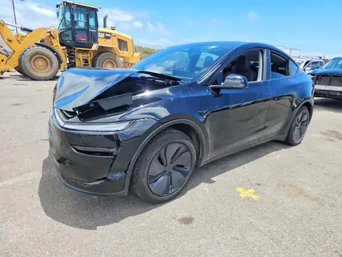7SAYGDED2TF429828 — 2026 Tesla Model Y, Parte delantera (Front End), fotos antes de reparar