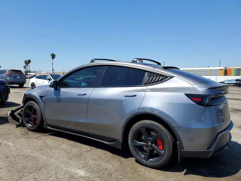 7SAYGDEE0TF367385 — 2026 Tesla Model Y, фото 2 с аукциона Copart 29.09.2026, Передняя часть
