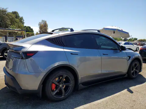 7SAYGDEE0TF367385 — 2026 Tesla Model Y, фото 3 с аукциона Copart 29.09.2026, Передняя часть