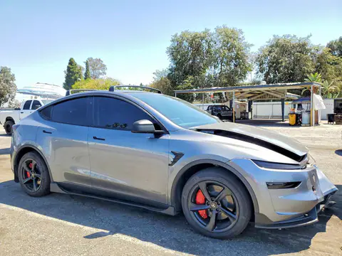 7SAYGDEE0TF367385 — 2026 Tesla Model Y, фото 4 с аукциона Copart 29.09.2026, Передняя часть