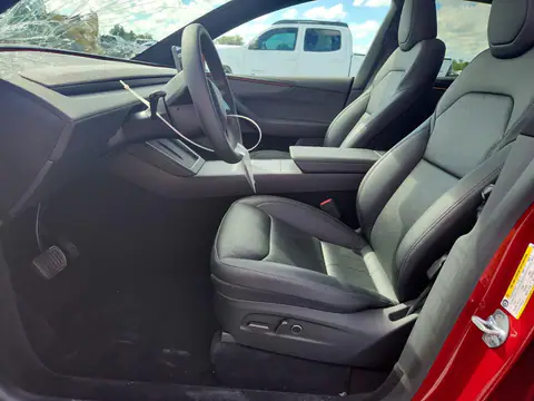 7SAYGDED6TF575391 — 2026 Tesla Model Y, Przód, zdjęć przed naprawą