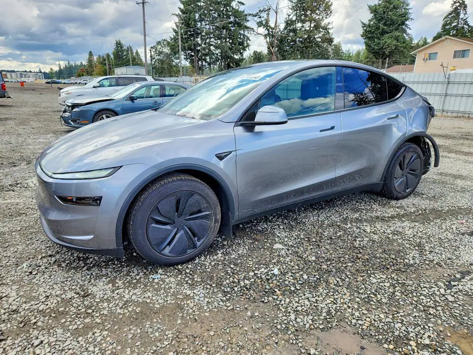 7SAYGDEE1TF604594 Tesla Model Y 2026 — დაზიანება უკანა ნაწილი, ფოტო შეკეთებამდე