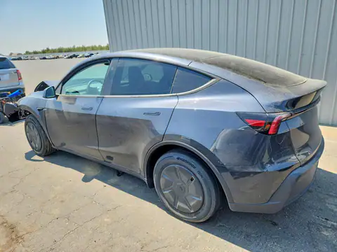7SAYGDEDXTA607384 — 2026 Tesla Model Y, photo 2 from Copart 26.10.2026, Front end