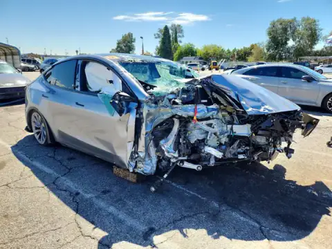 7SAYGDEE1TF658932 — 2026 Tesla Model Y, photo 4 from Copart, Front end