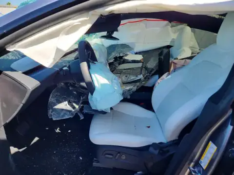 7SAYGDEE1TF658932 — 2026 Tesla Model Y, zdjęcie 7 z Copart, Przód