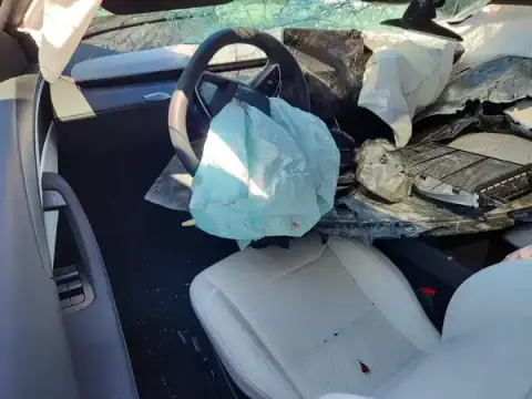 7SAYGDEE1TF658932 — 2026 Tesla Model Y, zdjęcie 8 z Copart, Przód