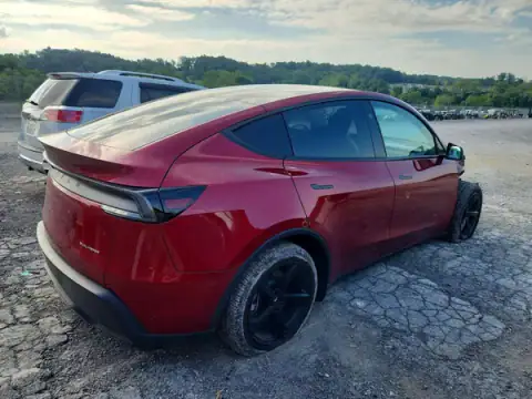 7SAYGDEE5TA575890 — 2026 Tesla Model Y, photo 3 from Copart 23.10.2026, Front end