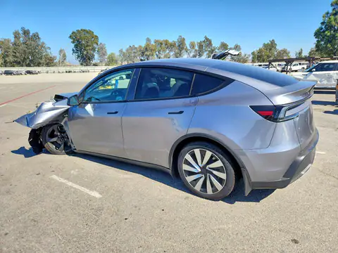 7SAYGDED3TF613997 — 2026 Tesla Model Y, zdjęcie 2 z Copart 20.10.2026, Przód