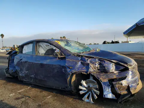 7SAYGDEE6TF442963 — 2026 Tesla Model Y, фото 4 з Copart 23.10.2026, Перекидання