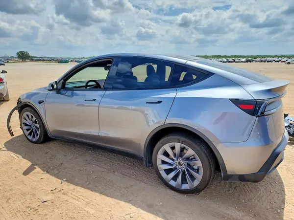 7SAYGDED8TA740001 — 2026 Tesla Model Y, фото 2 с аукциона Copart, Передняя часть