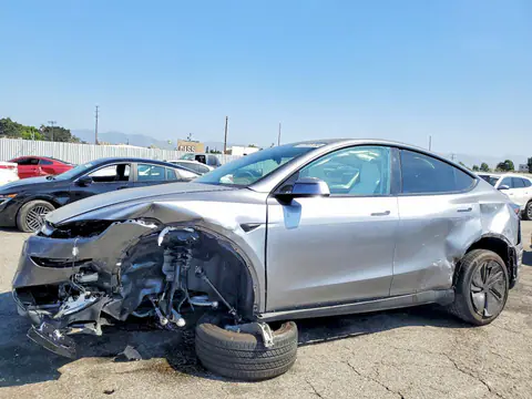 2026 Tesla Model Y VIN 7SAYGDEE9TF336586 фото 1