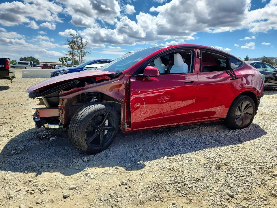 2026 Tesla Model Y VIN 7SAYGDEE3TF390997 фото 1