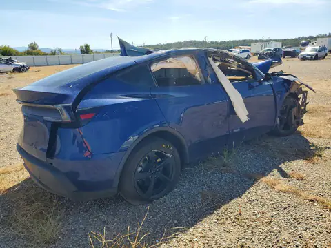7SAYGDED0TF426605 — 2026 Tesla Model Y, фото 3 с аукциона Copart 23.10.2026, ПОВРЕЖДЕНИЯ СО ВСЕХ СТОРОН