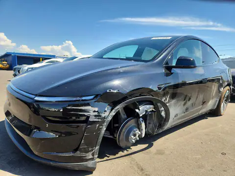 7SAYGDED0TF651168 Tesla Model Y 2026 — დაზიანება წინა ნაწილი, ფოტო შეკეთებამდე