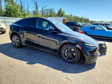 7SAYGDEE1TA413397 — 2026 Tesla Model Y, foto 4 de Copart 21.10.2026, Parte delantera