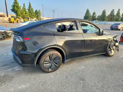 7SAYGDED6TF524487 — 2026 Tesla Model Y, ფოტო 3, Copart, წინა ნაწილი