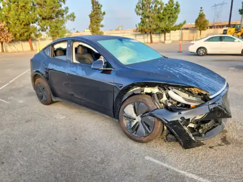 7SAYGDED6TF524487 — 2026 Tesla Model Y, ფოტო 4, Copart, წინა ნაწილი