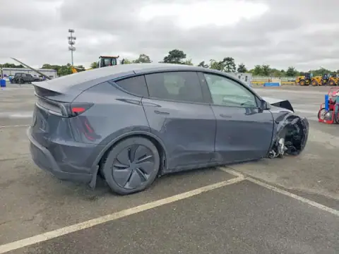 7SAYGDEE1TA393538 — 2026 Tesla Model Y, photo 3 from Copart, Front end