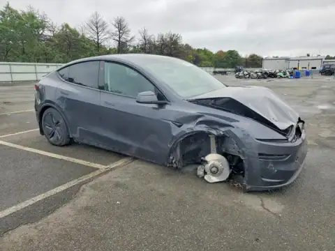 7SAYGDEE1TA393538 — 2026 Tesla Model Y, photo 4 from Copart, Front end