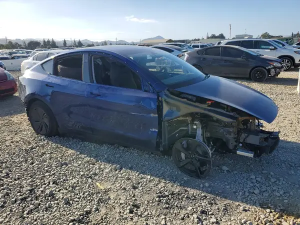 7SAYGDEE0TF527622 — 2026 Tesla Model Y, фото 4 с аукциона Copart, Передняя часть