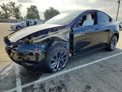 7SAYGDED8TF609282 — 2026 Tesla Model Y, Передня частина (Front End), фото до ремонту