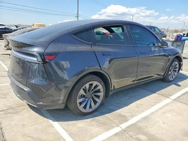 7SAYGDEE1TF602991 — 2026 Tesla Model Y, photo 3 from Copart, Minor dents and scratches