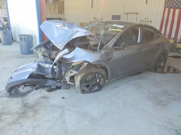 7SAYGDED6TF431906 Tesla Model Y 2026 — повреждение Передняя часть, фото до ремонта