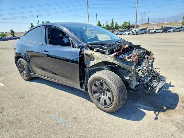 7SAYGDED0TA604817 — 2026 Tesla Model Y, photo 4 from Copart, Front end