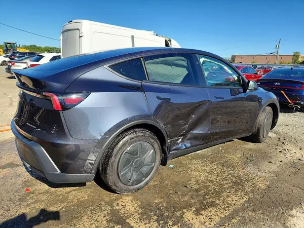 7SAYGDEE5TA681370 — 2026 Tesla Model Y, фото 3 с аукциона Copart, Боковая часть