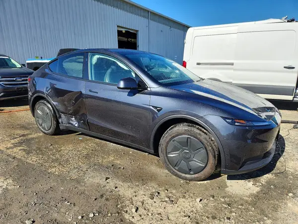 7SAYGDEE5TA681370 — 2026 Tesla Model Y, фото 4 с аукциона Copart, Боковая часть