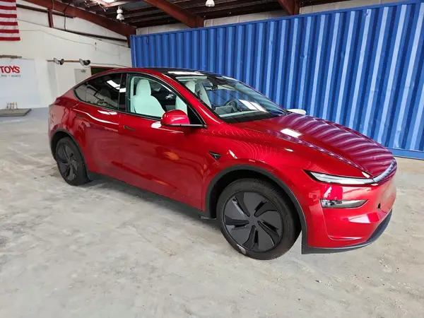 7SAYGDED0TA487482 — 2026 Tesla Model Y, фото 4 с аукциона Copart, Боковая часть