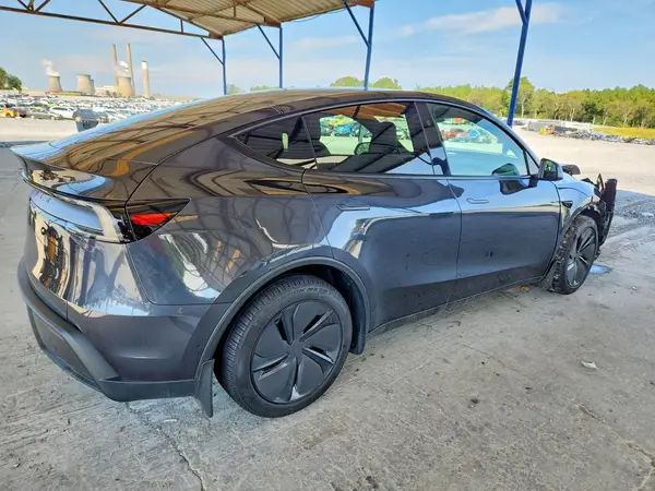 7SAYGDED1TA653038 — 2026 Tesla Model Y, photo 3 from Copart, Front end