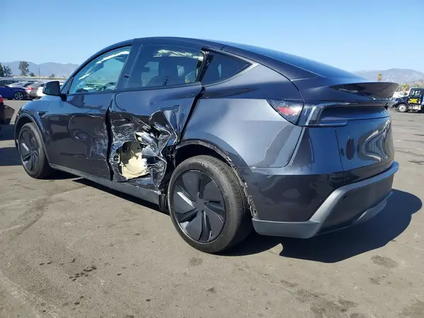 7SAYGDED6TF427497 — 2026 Tesla Model Y, фото 2 с аукциона Copart, Боковая часть