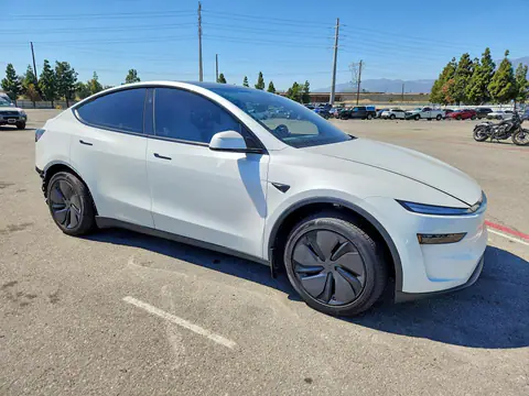 2026 Tesla Model Y VIN 7SAYGDED8TF520117 фото 4