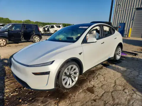 7SAYGDEE9TA432747 Tesla Model Y 2026 — დაზიანება გადაბრუნება, ფოტო შეკეთებამდე