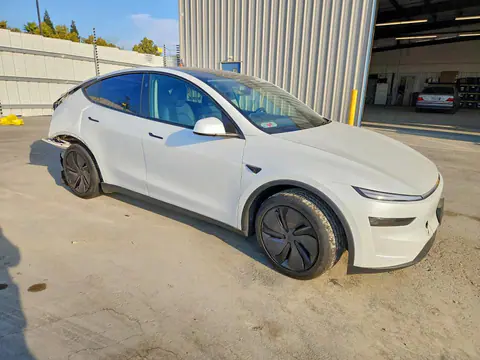 2026 Tesla Model Y VIN 7SAYGDED1TF450430 фото 4