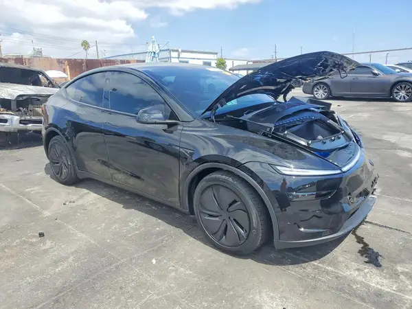 7SAYGAEE7TF700289 — 2026 Tesla Model Y, фото 4 с аукциона Copart, Передняя часть
