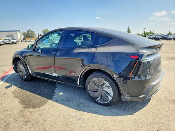 7SAYGDED9TF623823 — 2026 Tesla Model Y, photo 2 from Copart, Side