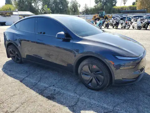 7SAYGDEE1TF657392 — 2026 Tesla Model Y, zdjęcie 4 z Copart, Uszkodzenia podwozia