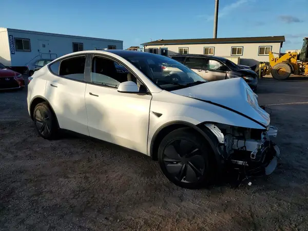 7SAYGDED6TF549986 — 2026 Tesla Model Y, фото 4 з Copart, Передня частина