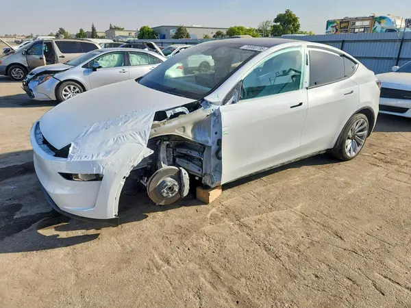 7SAYGDEE7TF424682 Tesla Model Y 2026 — повреждение Передняя часть, фото до ремонта