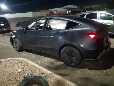 7SAYGDED9TF415277 — 2026 Tesla Model Y, zdjęcie 2 z Copart 20.09.2026, Przód