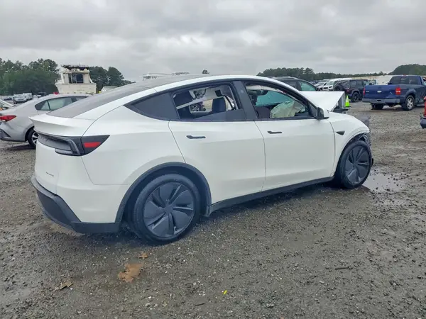4SAYGDEE8TA399689 — 2026 Tesla Model Y, photo 3 from Copart, Front end