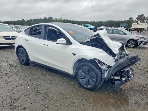4SAYGDEE8TA399689 — 2026 Tesla Model Y, photo 4 from Copart, Front end