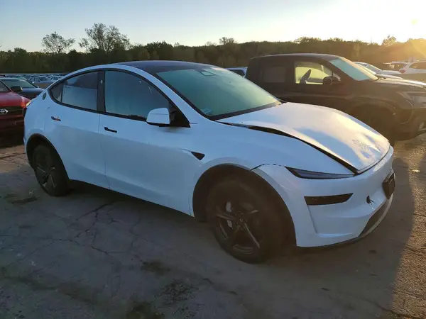 2026 TESLA MODEL Y VIN 7SAYGDEE5TA731667 фото 4