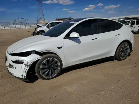 7SAYGDEE6TF577604 — 2026 Tesla Model Y, Parte delantera (Front End), fotos antes de reparar